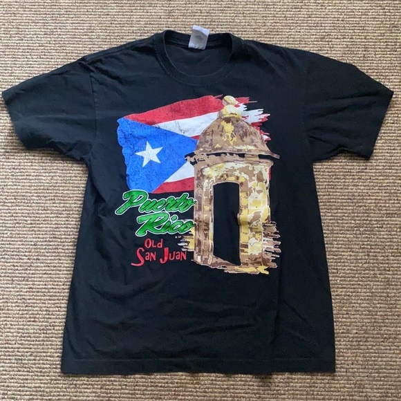 BUNDLE of Graphic Tees - Picture 7 of 14